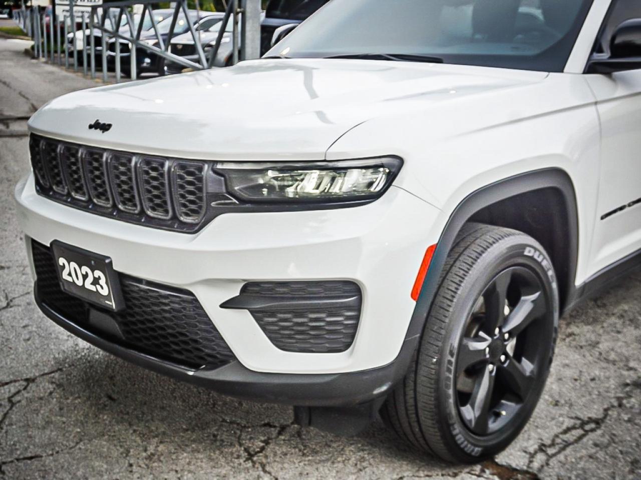 2023 Jeep Grand Cherokee  Photo3