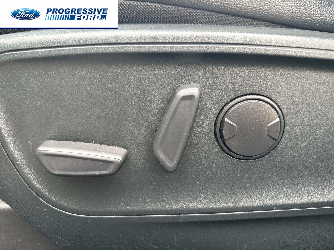 2022 Ford Escape SEL 4dr All-Wheel Drive Photo