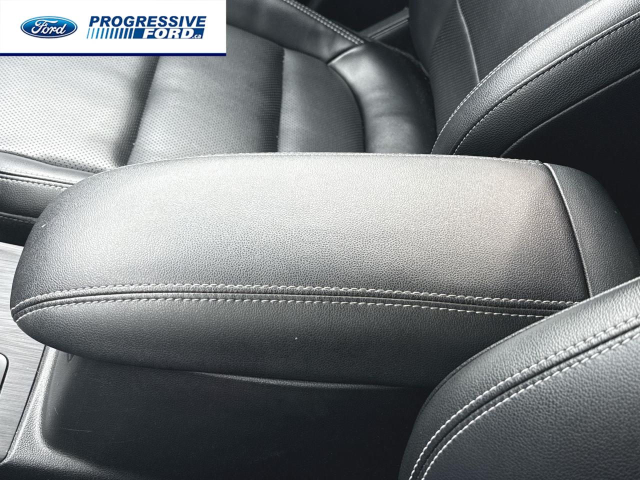 2022 Ford Escape SEL 4dr All-Wheel Drive Photo