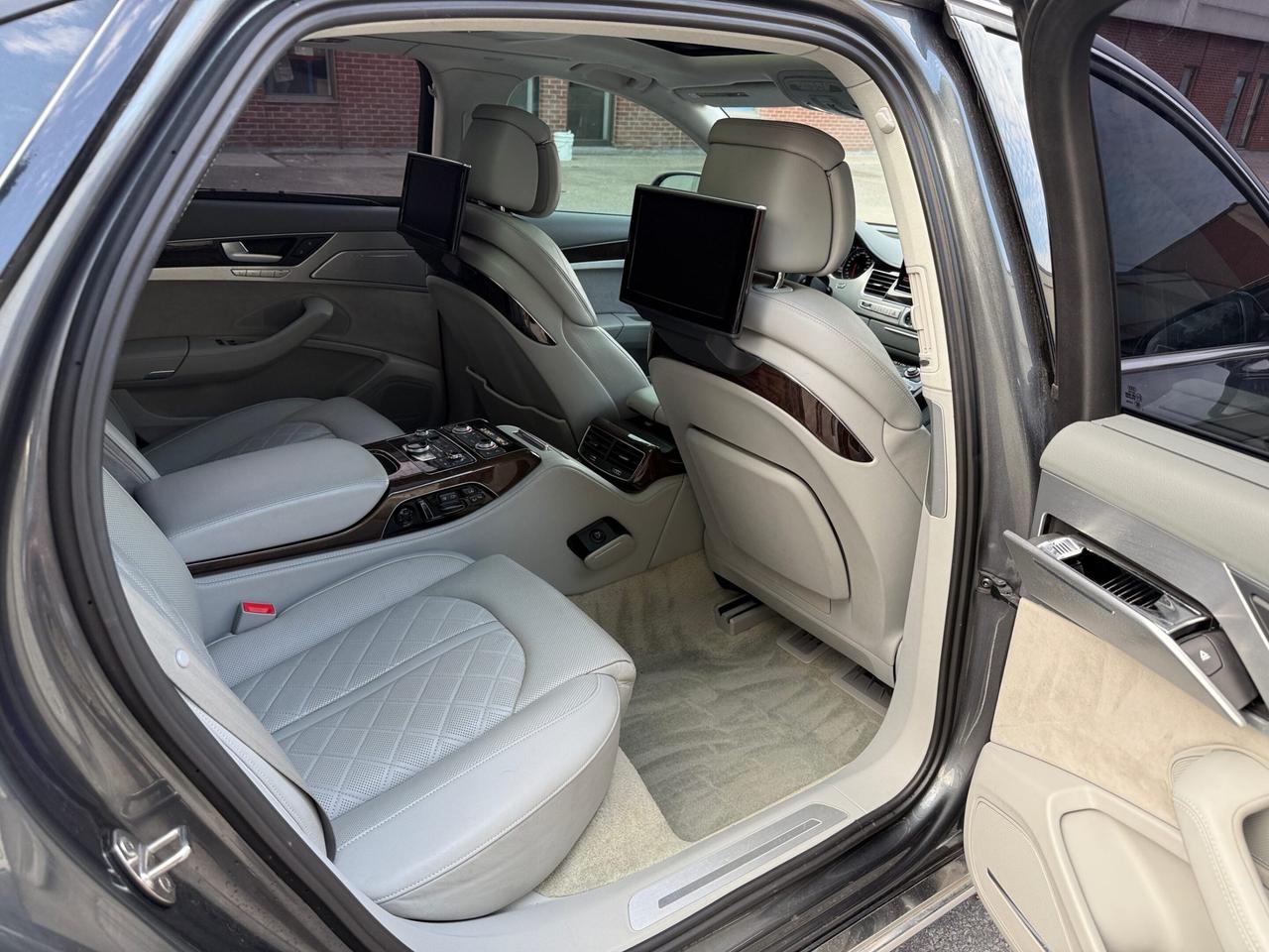 2014 Audi A8 L 4dr Sdn 3.0L TDI, INDIVIDUAL PACKAGE Photo