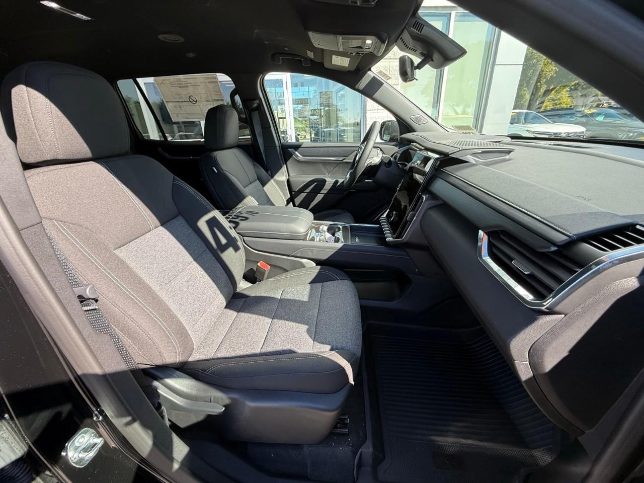 2026 GMC Acadia Elevation 4dr All-Wheel Drive Photo