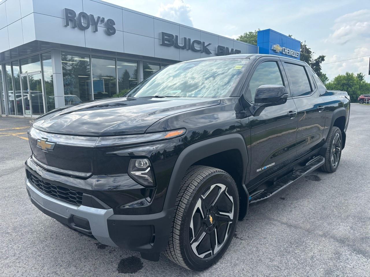 2025 Chevrolet Silverado EV e4WD Crew Cab Extended Range LT Photo0