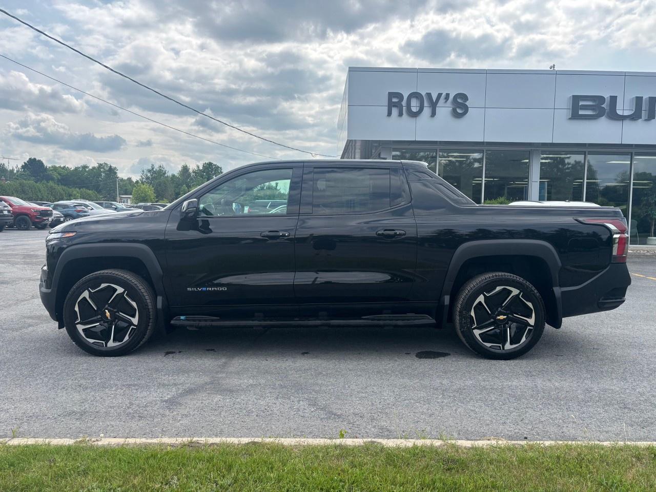 2025 Chevrolet Silverado EV e4WD Crew Cab Extended Range LT Photo