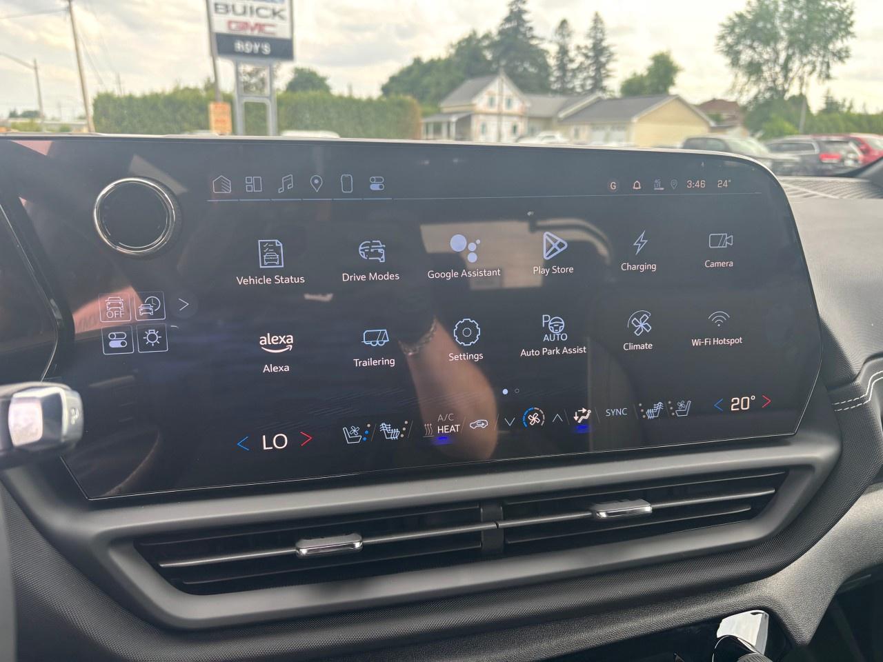 2025 Chevrolet Silverado EV e4WD Crew Cab Extended Range LT Photo