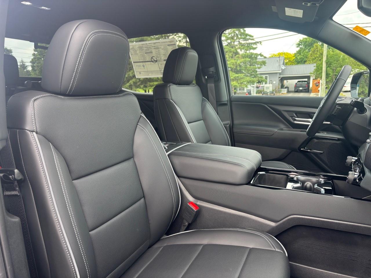 2025 Chevrolet Silverado EV e4WD Crew Cab Extended Range LT Photo