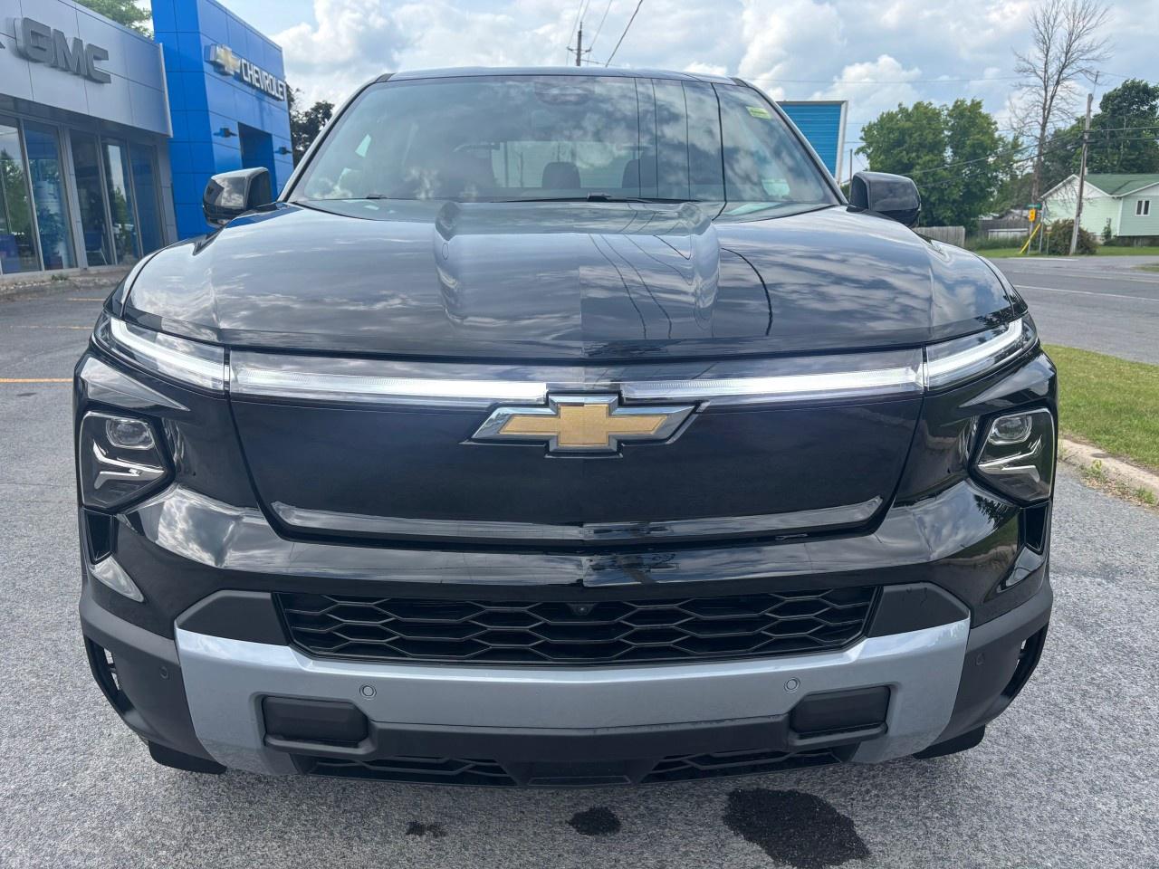 2025 Chevrolet Silverado EV e4WD Crew Cab Extended Range LT Photo