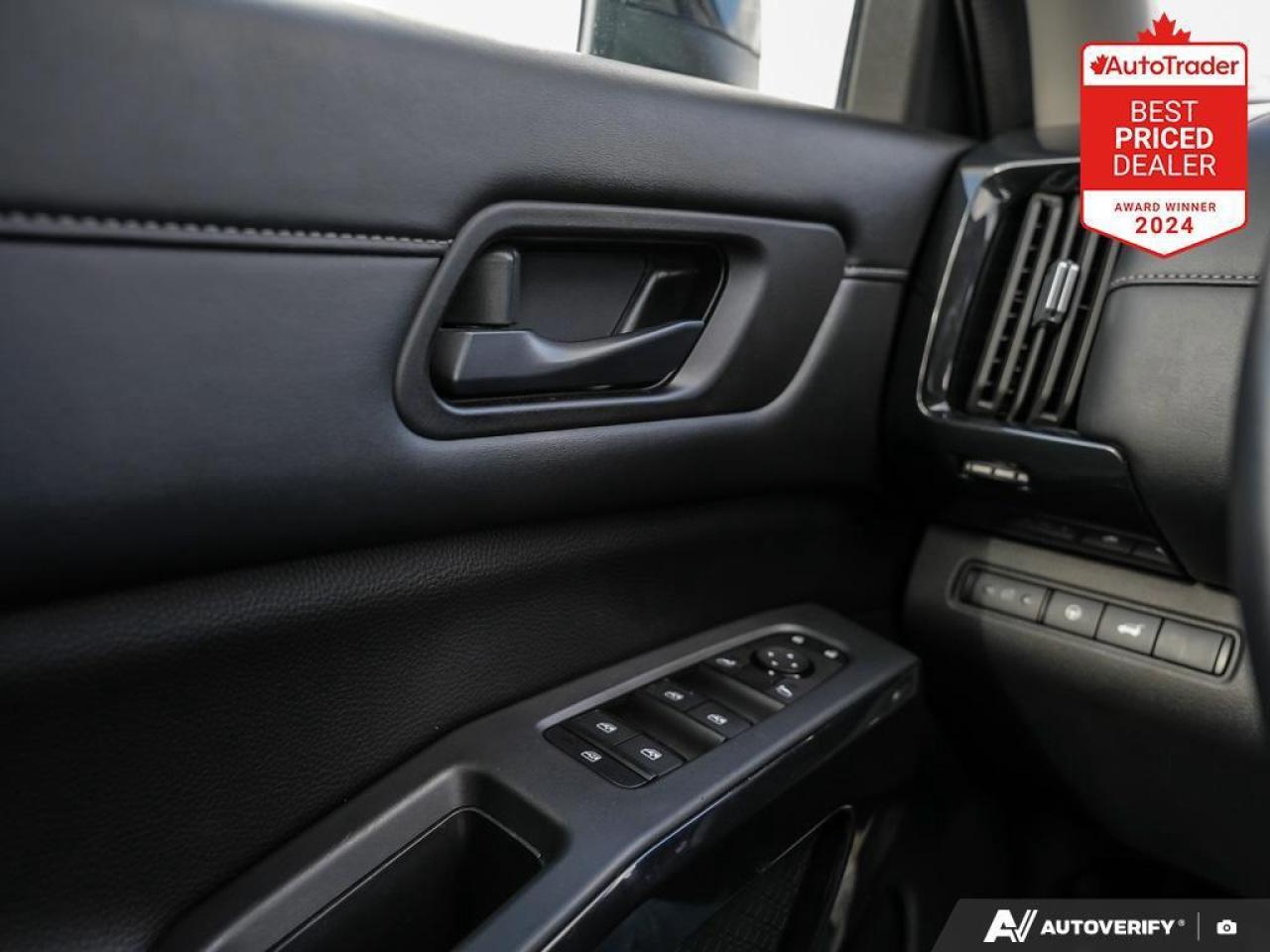 2024 Nissan Pathfinder SV 4dr 4x4 Photo