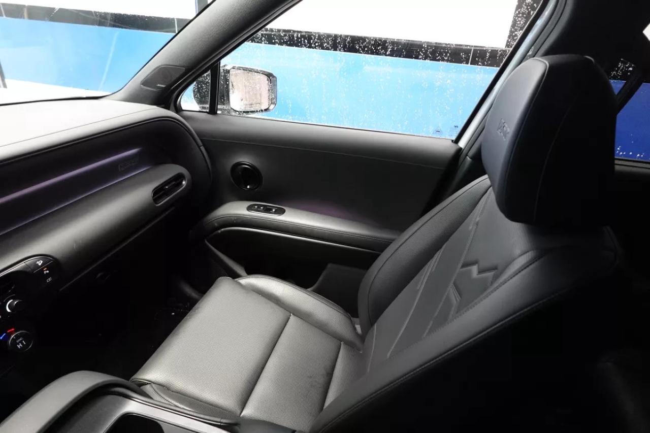 2026 Hyundai PALISADE XRT PRO   HEATED SEATS, HEATED WHEEL, CAPTAIN SEAT Photo