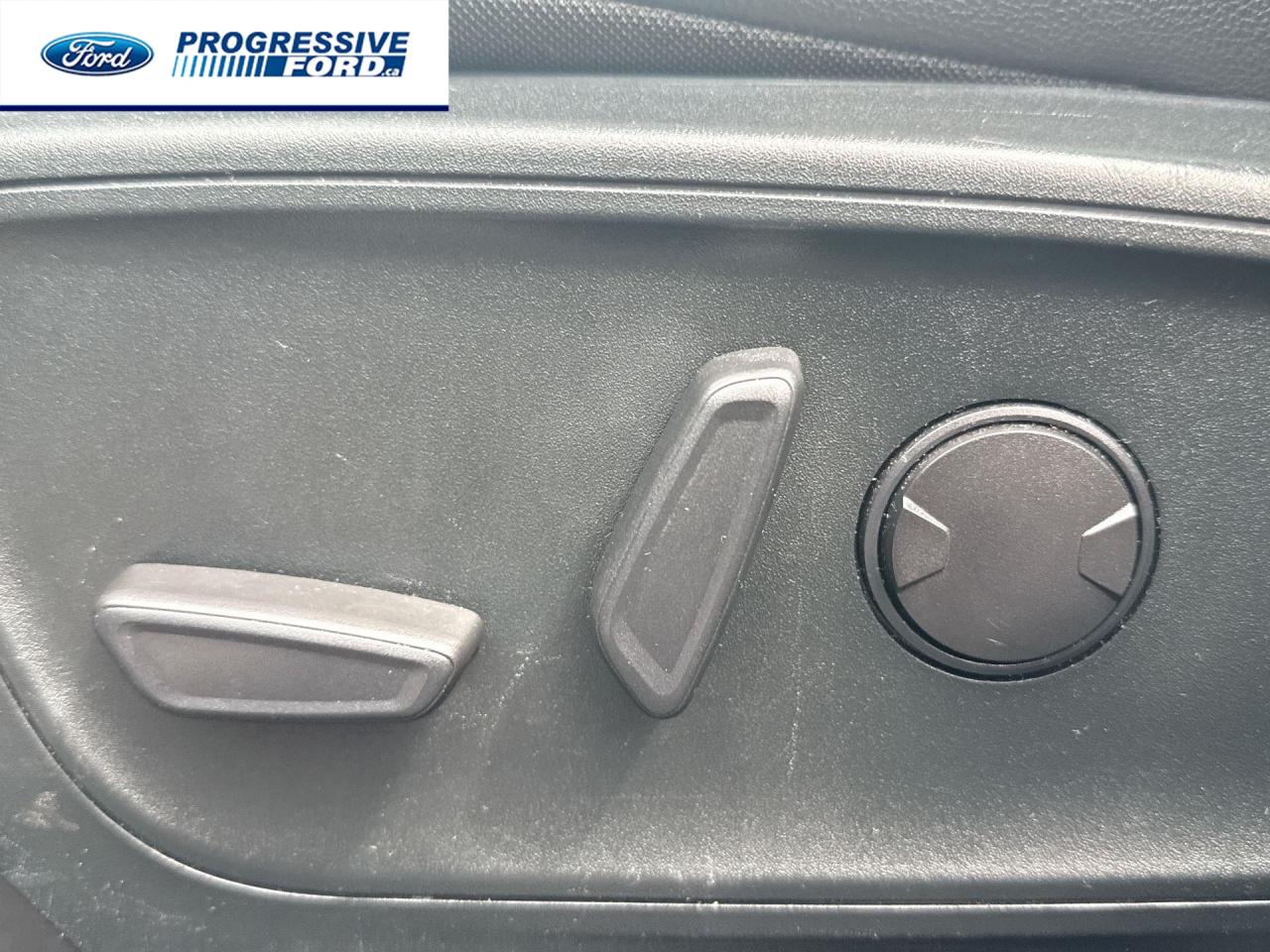 2022 Ford Escape SEL 4dr All-Wheel Drive Photo