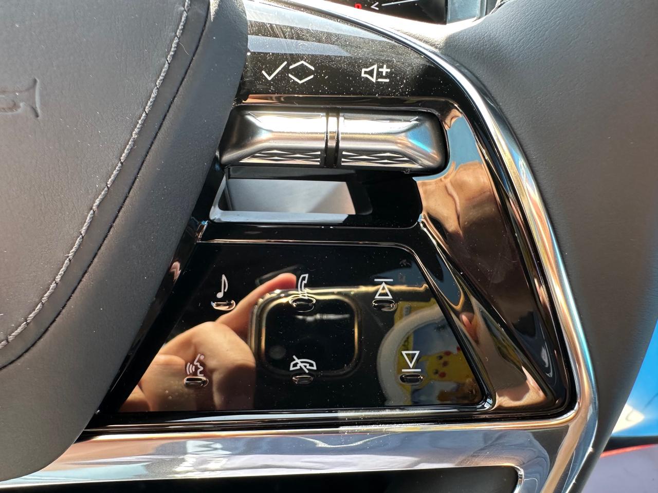 2026 Cadillac VISTIQ Premium Luxury 4dr All-Wheel Drive Photo