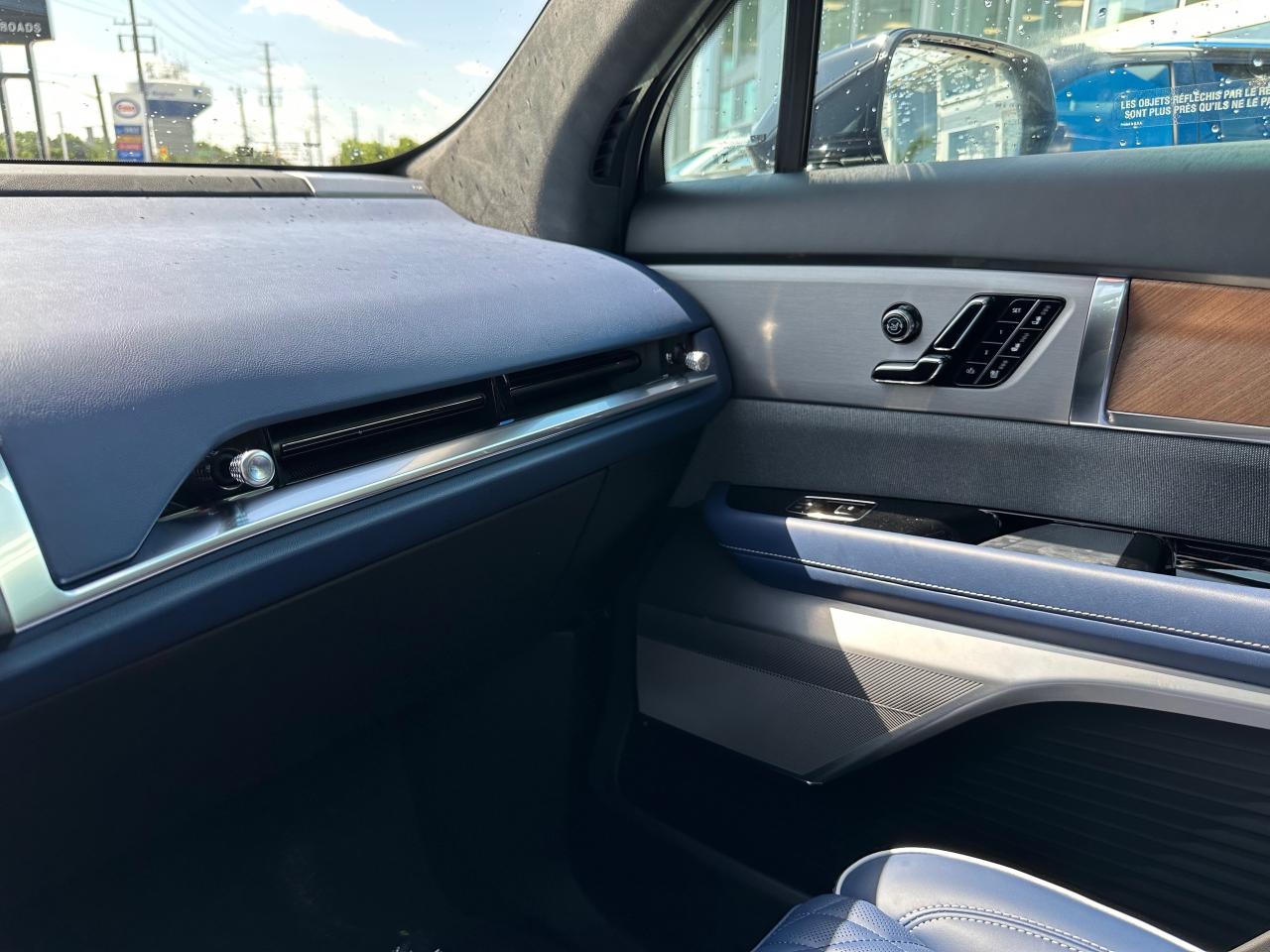 2026 Cadillac VISTIQ Premium Luxury 4dr All-Wheel Drive Photo