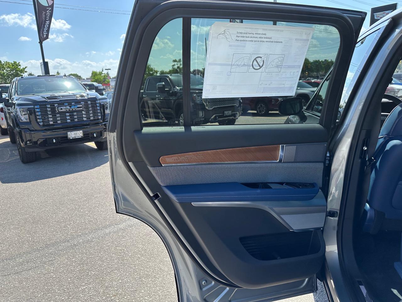 2026 Cadillac VISTIQ Premium Luxury 4dr All-Wheel Drive Photo