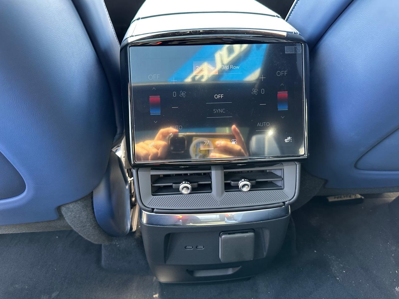 2026 Cadillac VISTIQ Premium Luxury 4dr All-Wheel Drive Photo