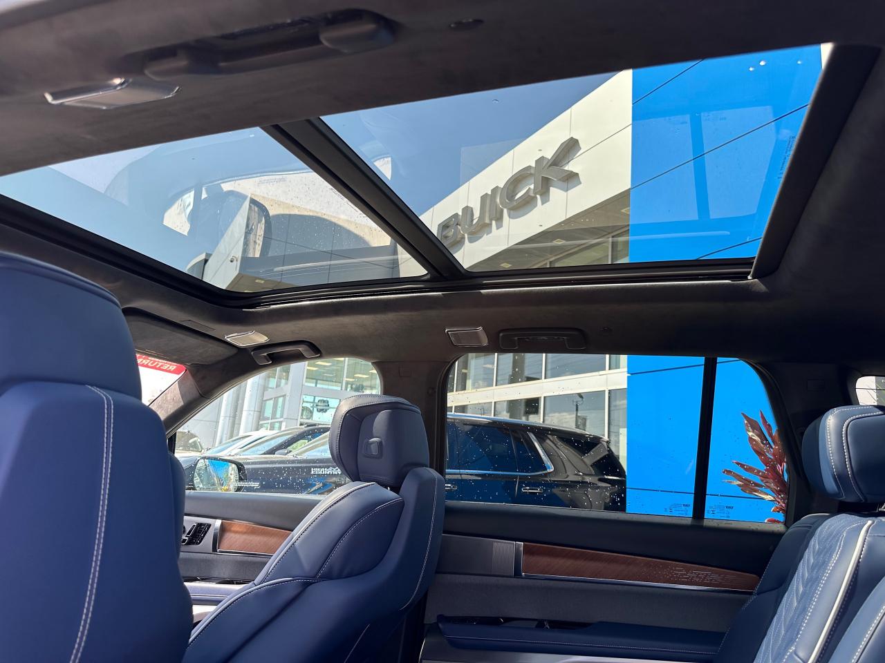 2026 Cadillac VISTIQ Premium Luxury 4dr All-Wheel Drive Photo