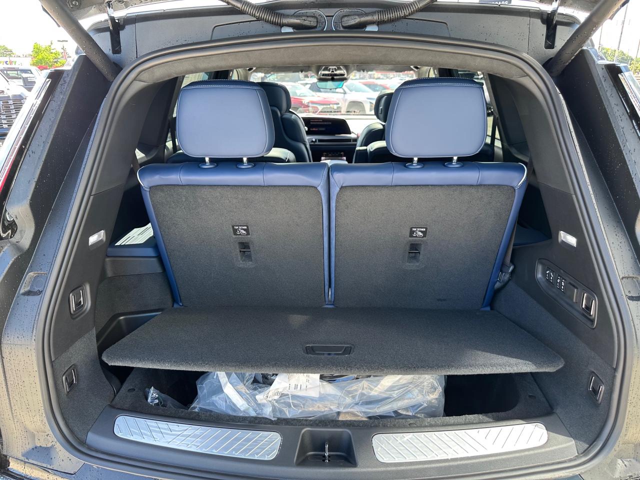 2026 Cadillac VISTIQ Premium Luxury 4dr All-Wheel Drive Photo