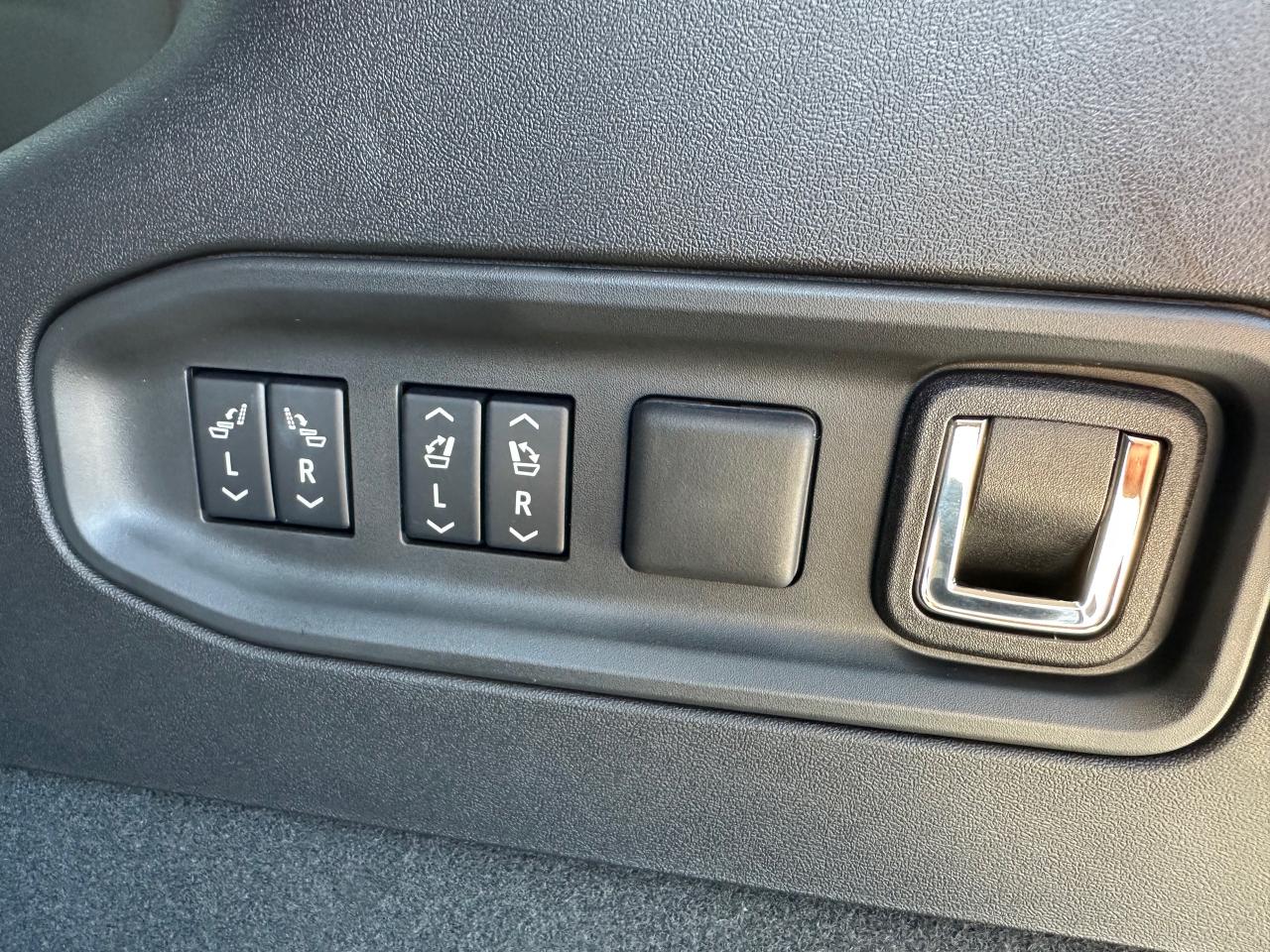 2026 Cadillac VISTIQ Premium Luxury 4dr All-Wheel Drive Photo