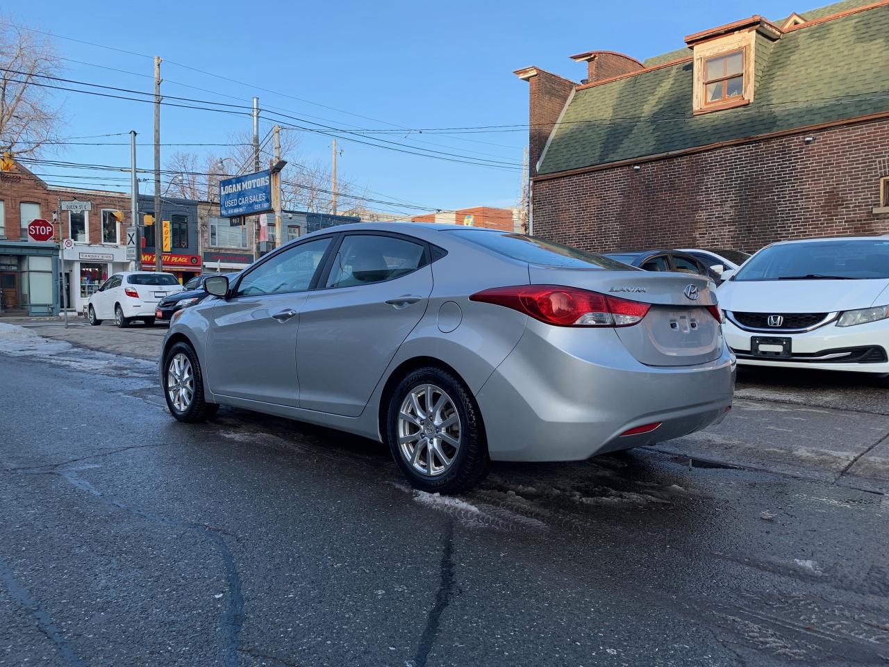 2011 Hyundai Elantra 4DR SDN AUTO GL Photo2