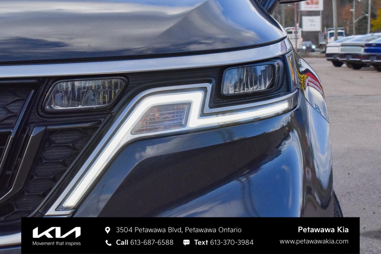 2024 Kia Carnival LX Passenger Van Photo