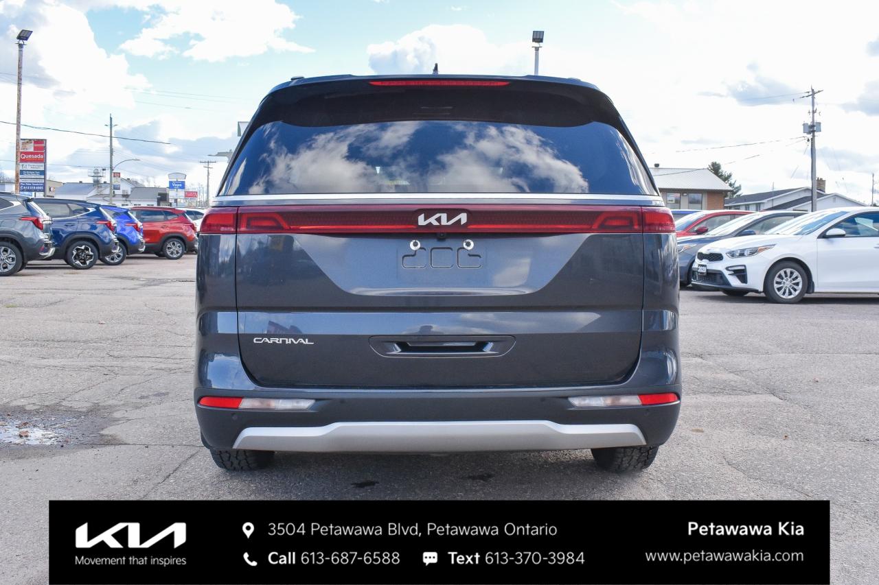 2024 Kia Carnival LX Passenger Van Photo