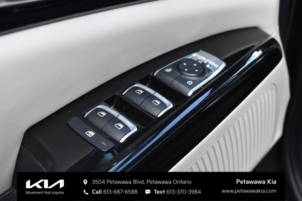 2024 Kia Carnival LX Passenger Van Photo