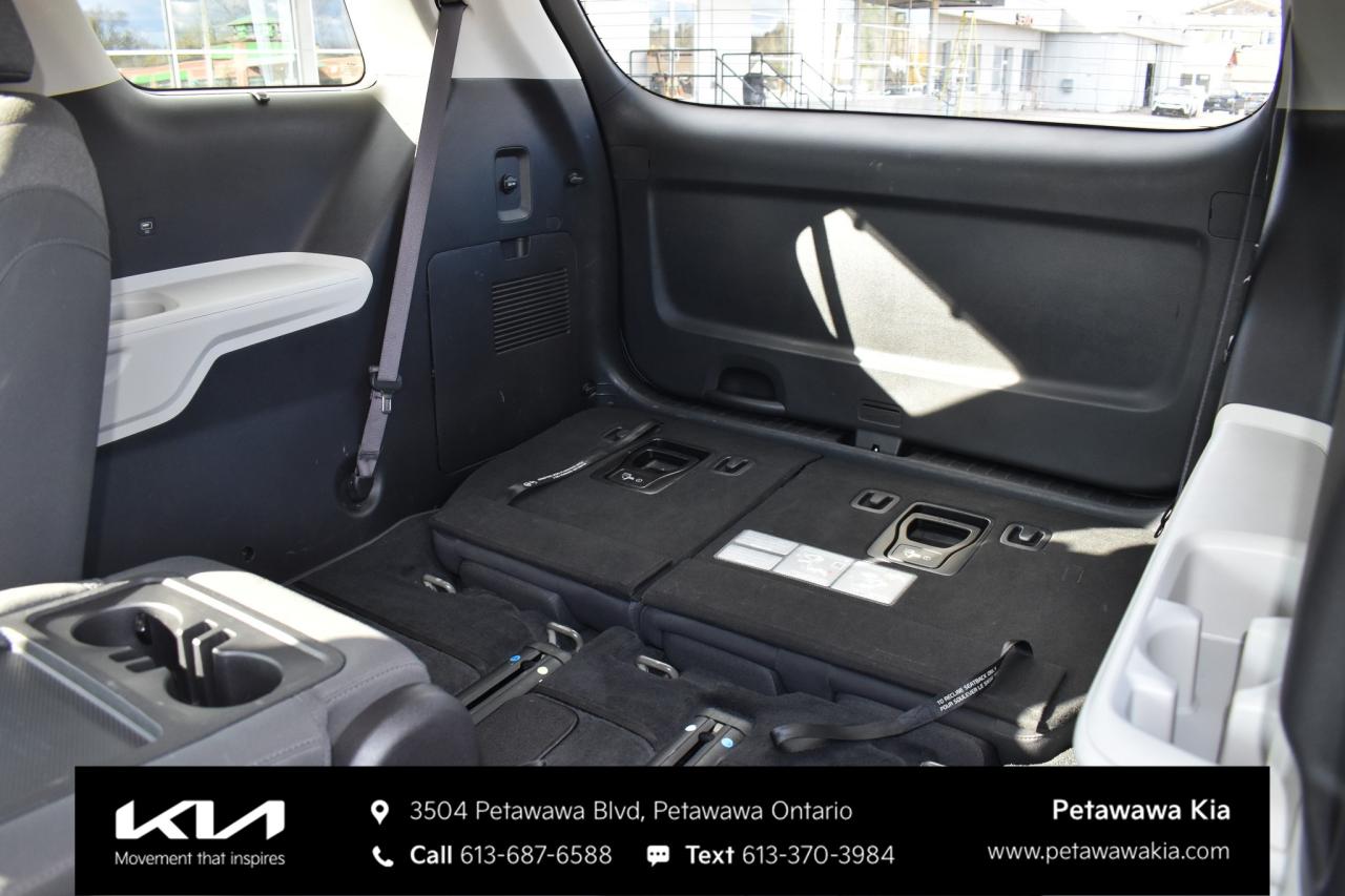 2024 Kia Carnival LX Passenger Van Photo