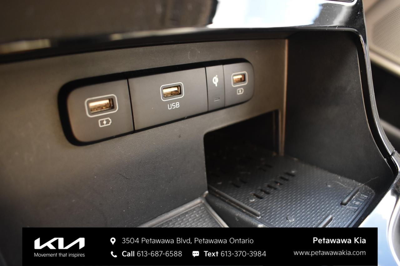 2024 Kia Carnival LX Passenger Van Photo