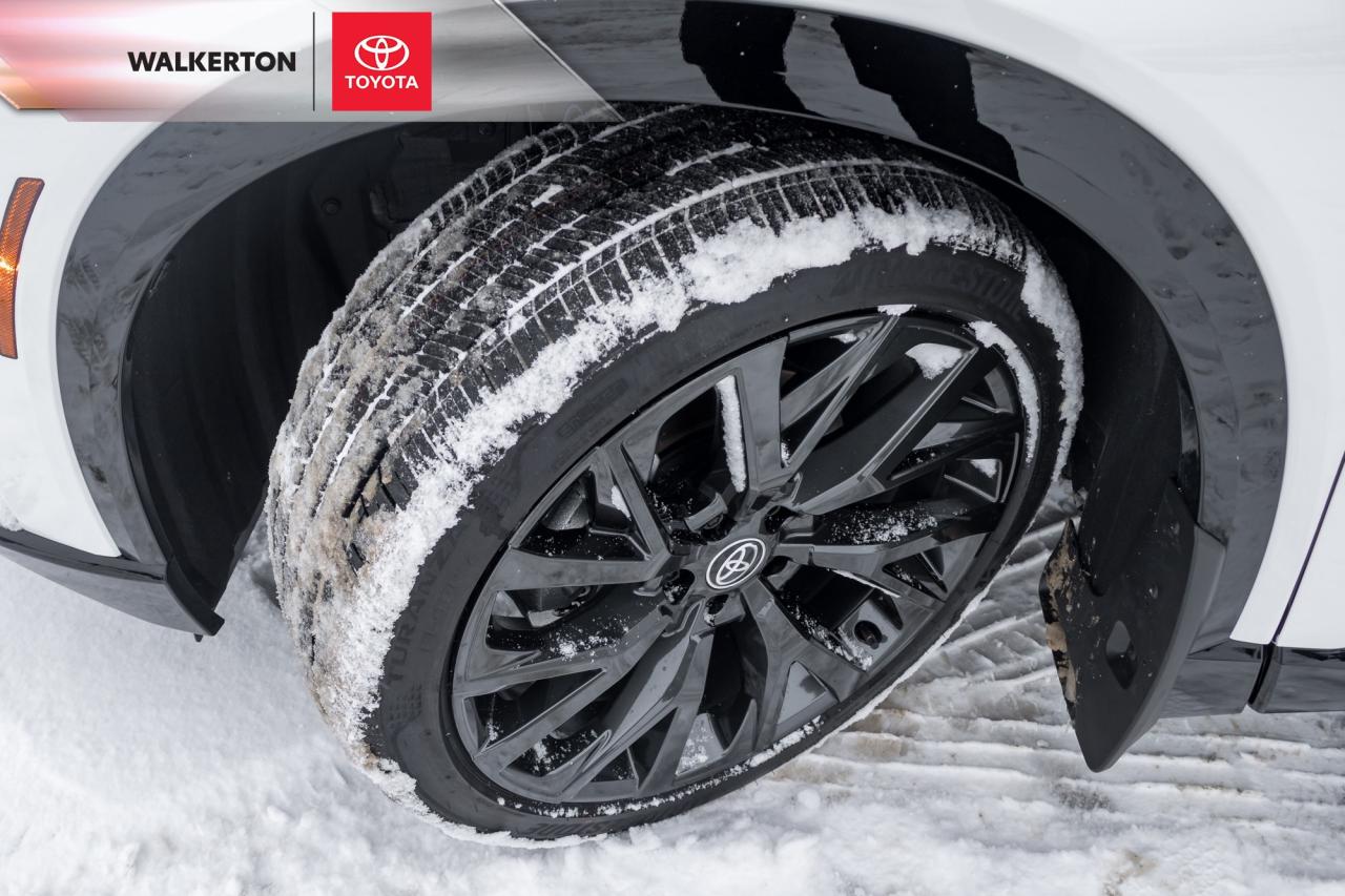 2025 Toyota Crown Signia Limited 4dr All-Wheel Drive Photo