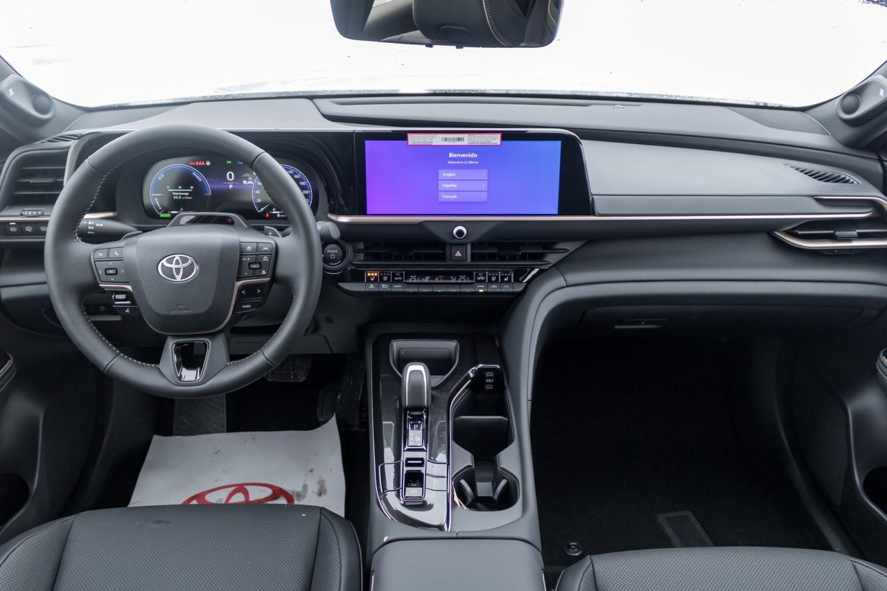 2025 Toyota Crown Signia Limited 4dr All-Wheel Drive Photo