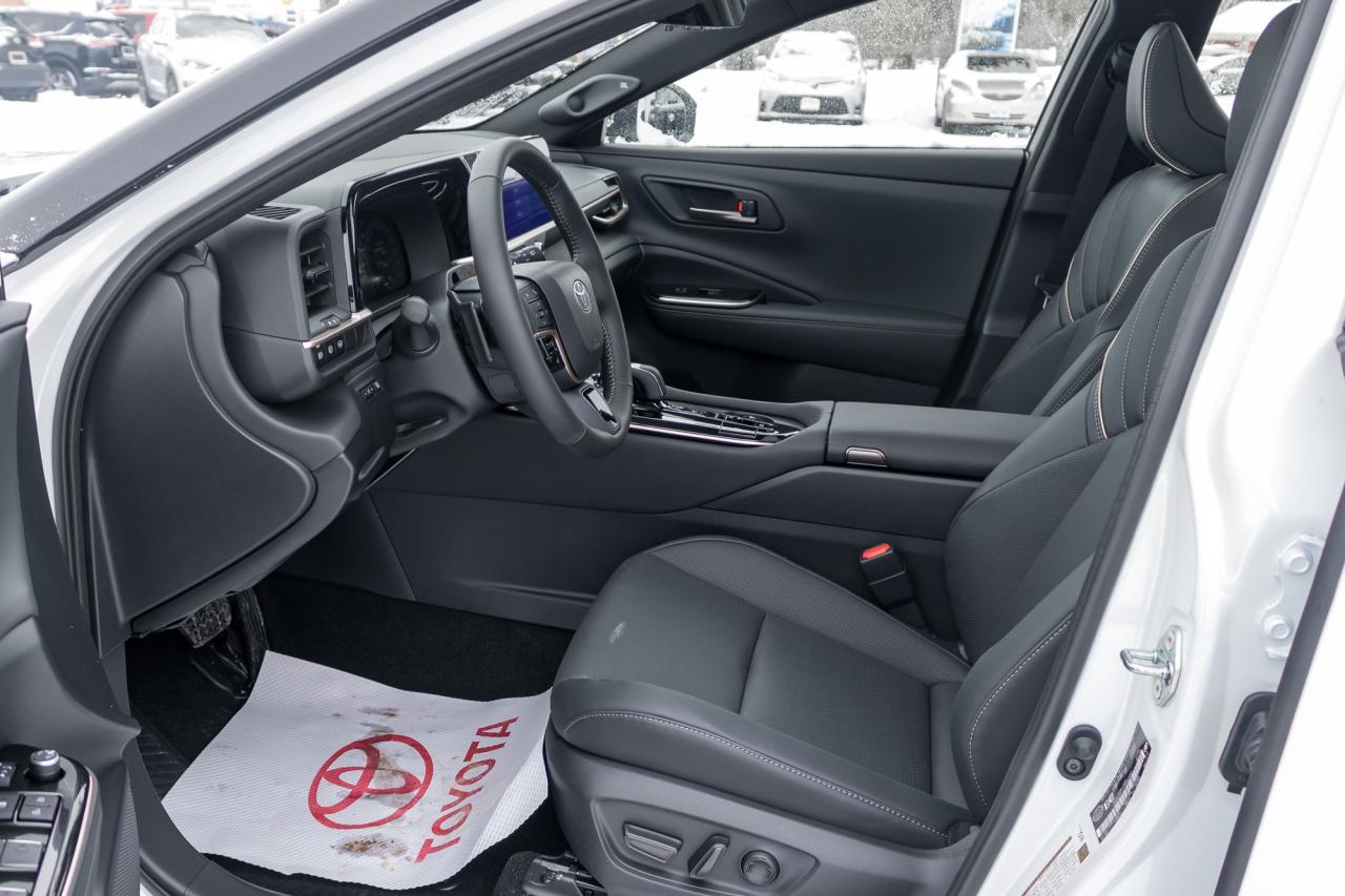 2025 Toyota Crown Signia Limited 4dr All-Wheel Drive Photo