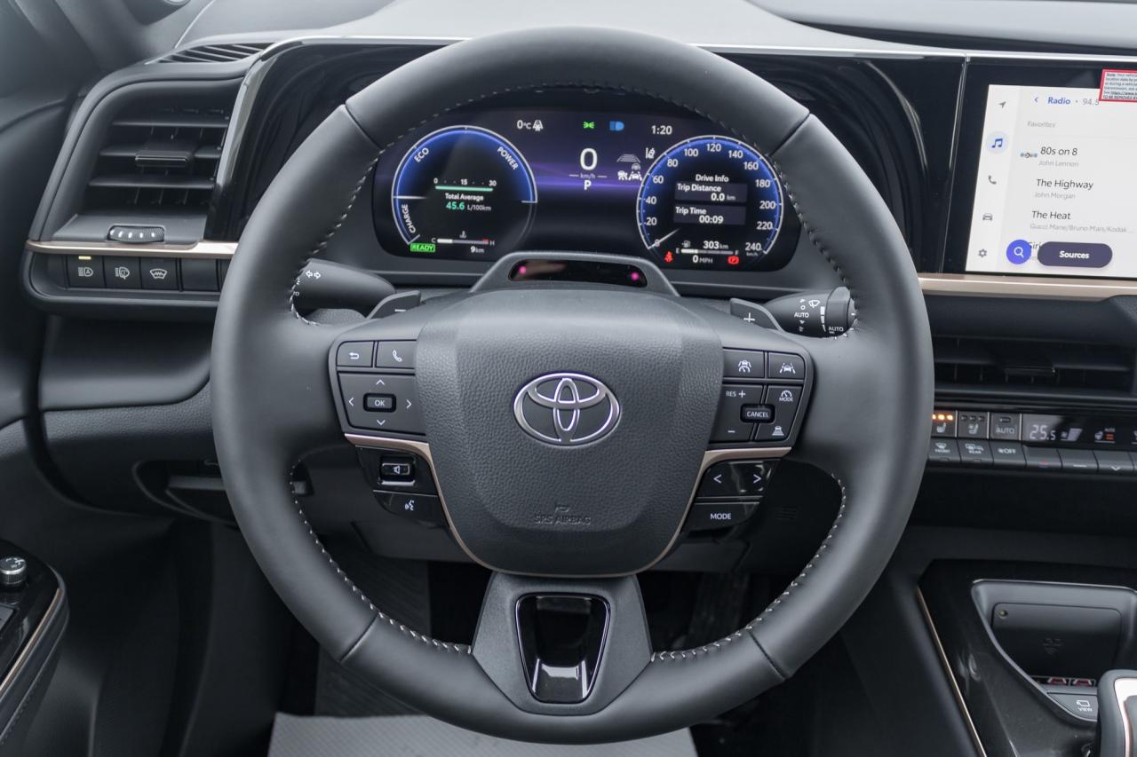 2025 Toyota Crown Signia Limited 4dr All-Wheel Drive Photo