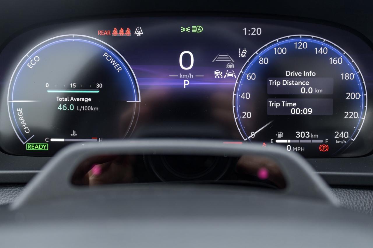 2025 Toyota Crown Signia Limited 4dr All-Wheel Drive Photo