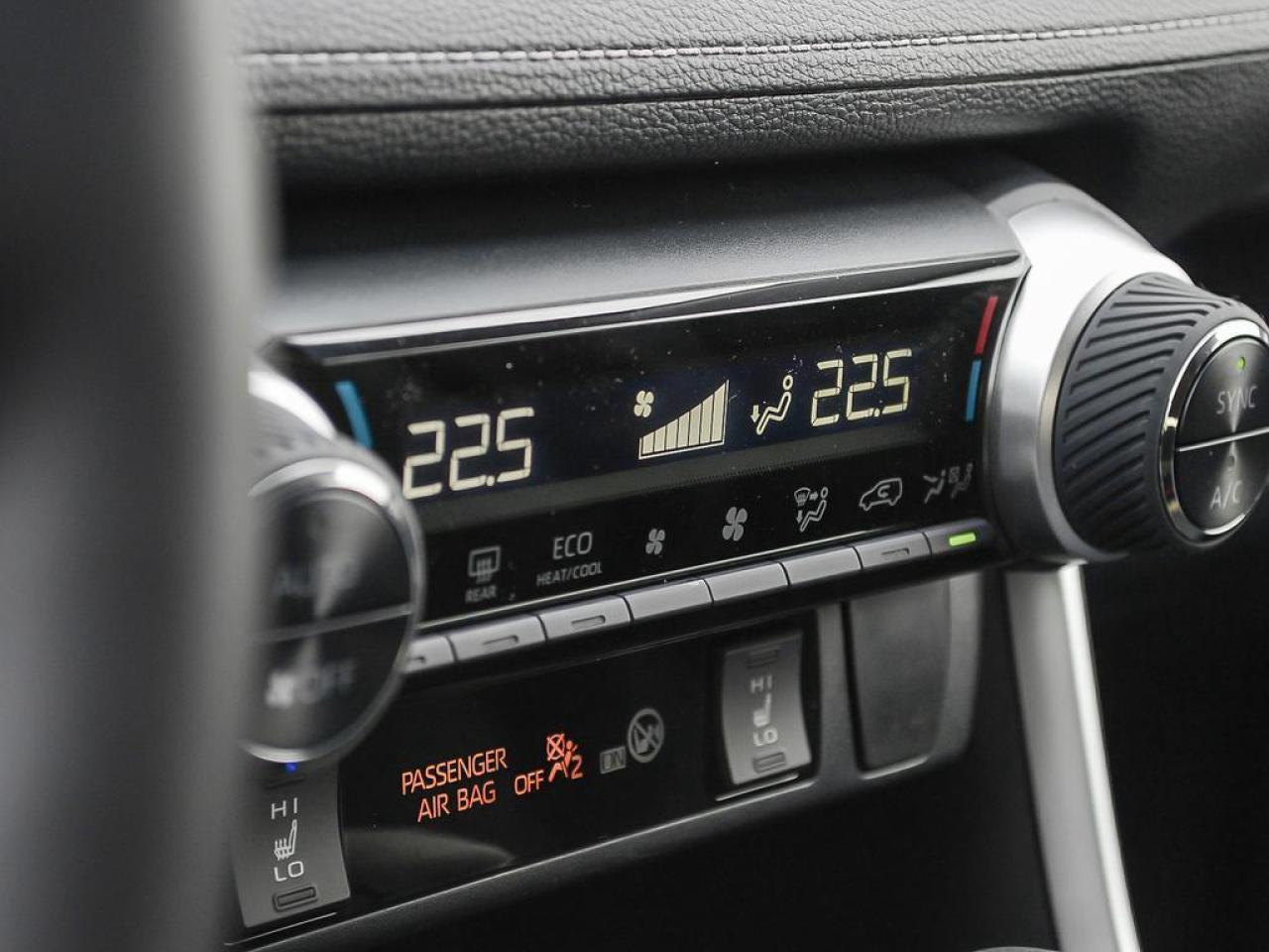 2025 Toyota RAV4 XLE 4dr All-wheel Drive Photo