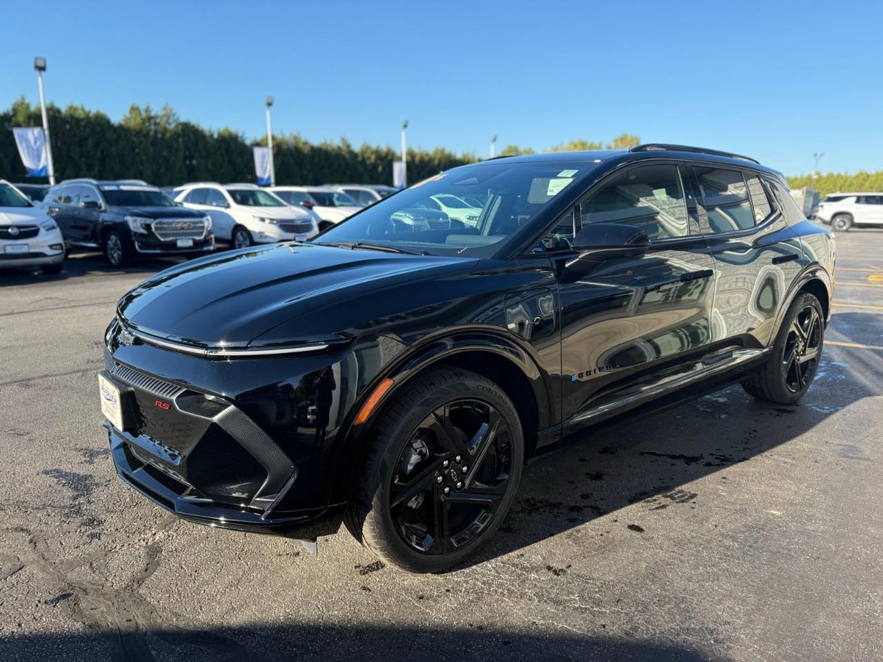 2025 Chevrolet Equinox EV RS 4dr Photo3