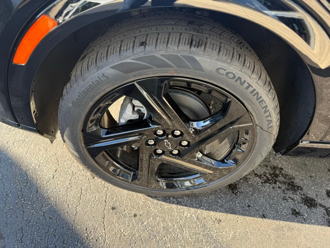 2025 Chevrolet Equinox EV RS 4dr Photo