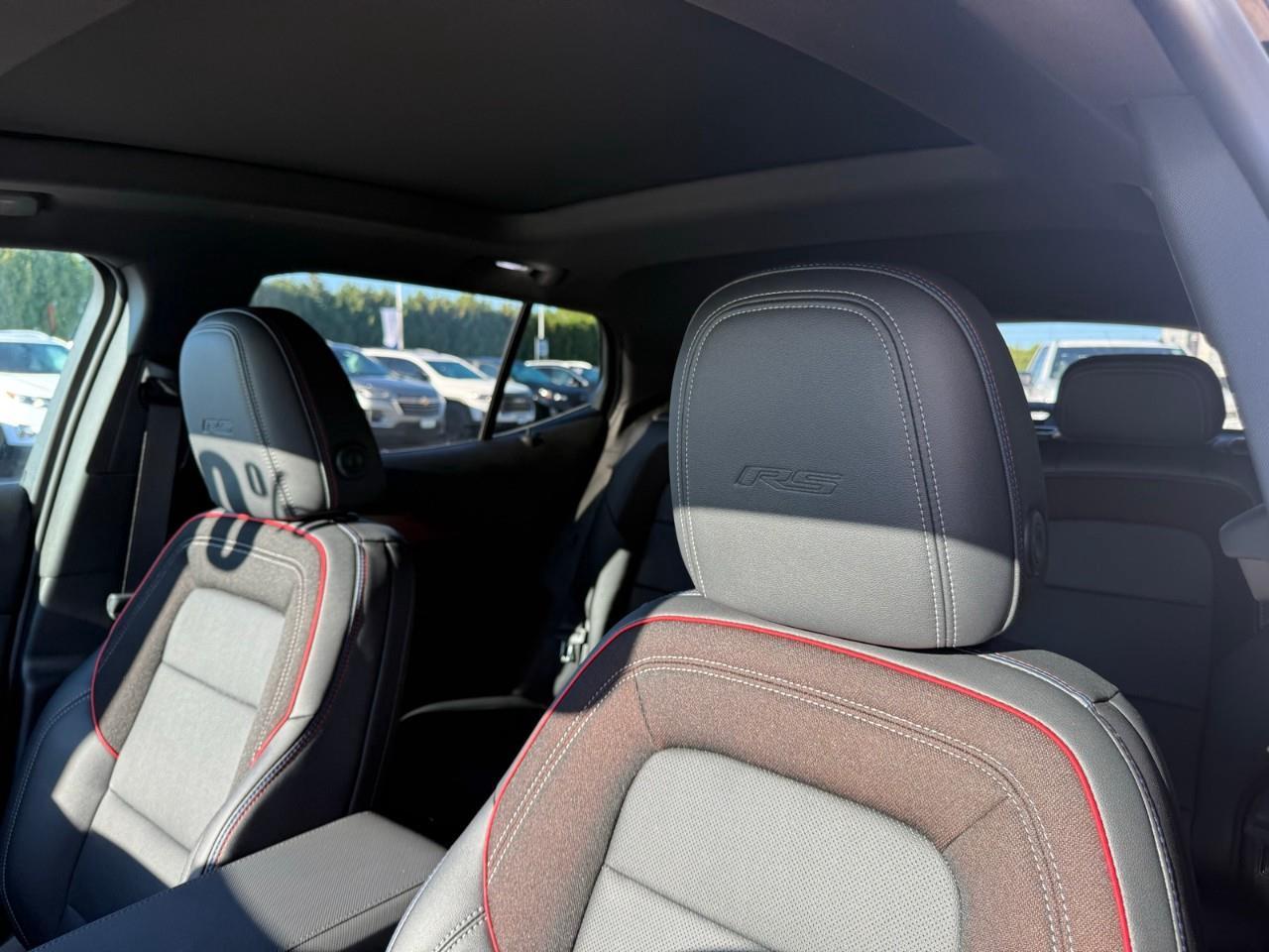 2025 Chevrolet Equinox EV RS 4dr Photo