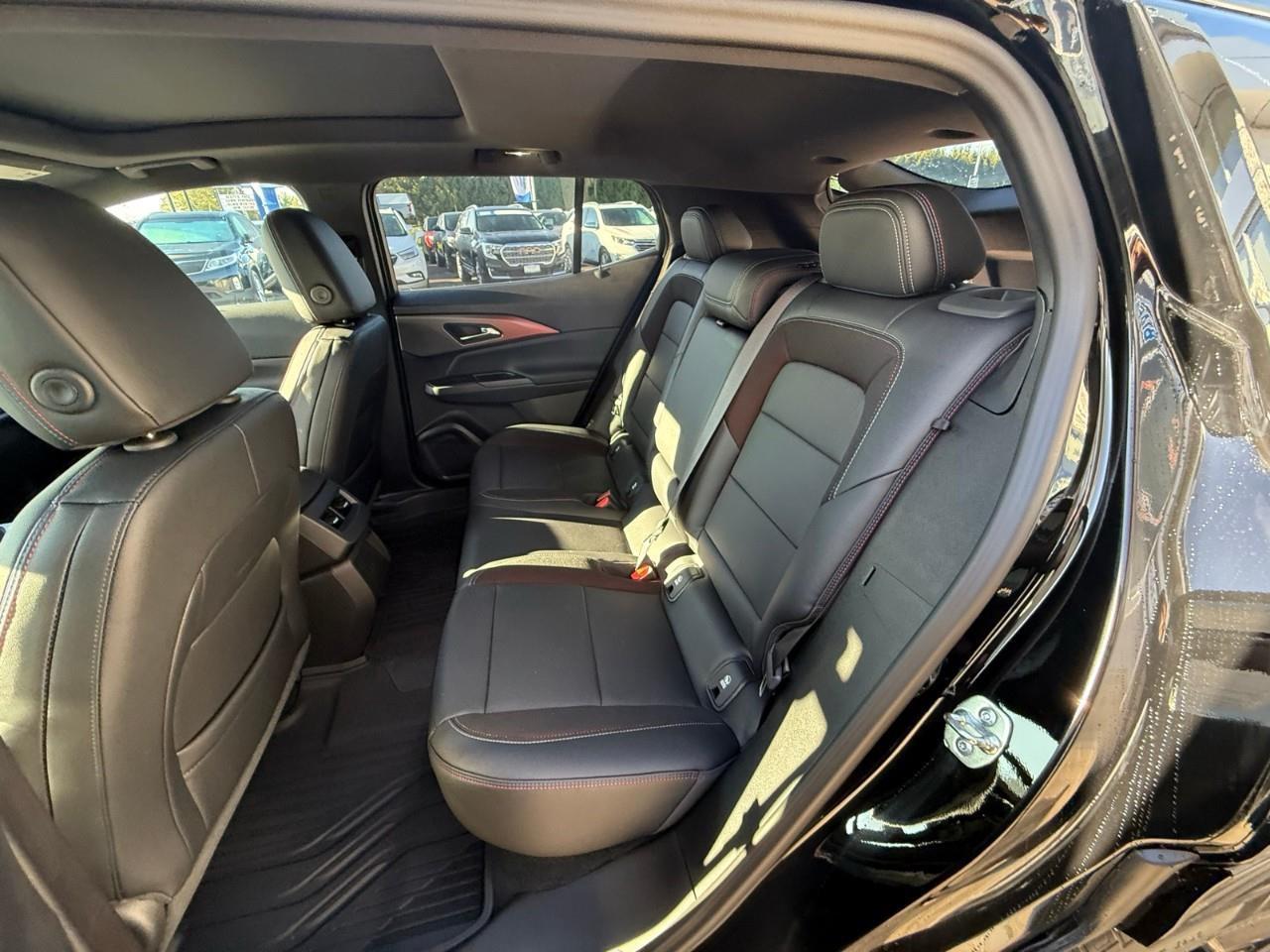 2025 Chevrolet Equinox EV RS 4dr Photo