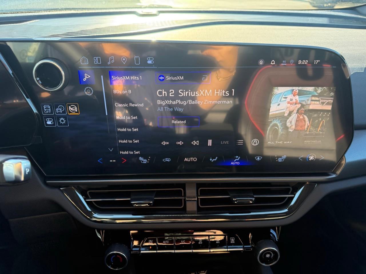 2025 Chevrolet Equinox EV RS 4dr Photo