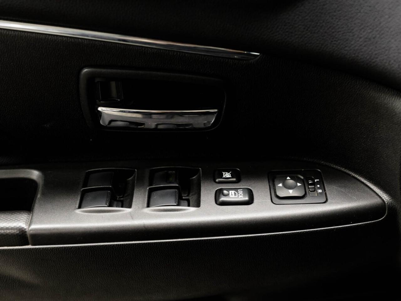 2014 Mitsubishi RVR  Photo