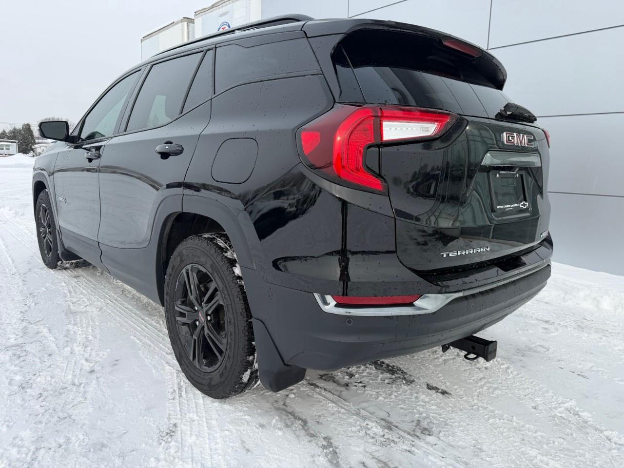 2024 GMC Terrain AWD AT4 Photo