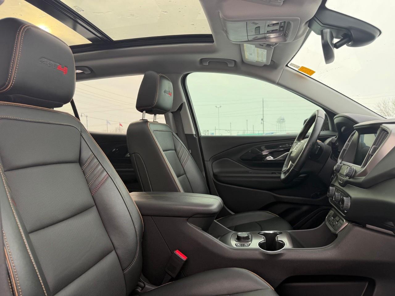 2024 GMC Terrain AWD AT4 Photo