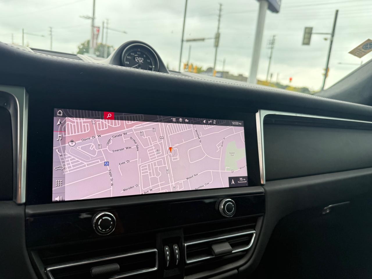 2023 Porsche Macan T 4dr All-Wheel Drive Photo