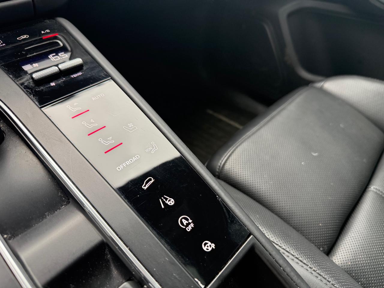 2023 Porsche Macan T 4dr All-Wheel Drive Photo