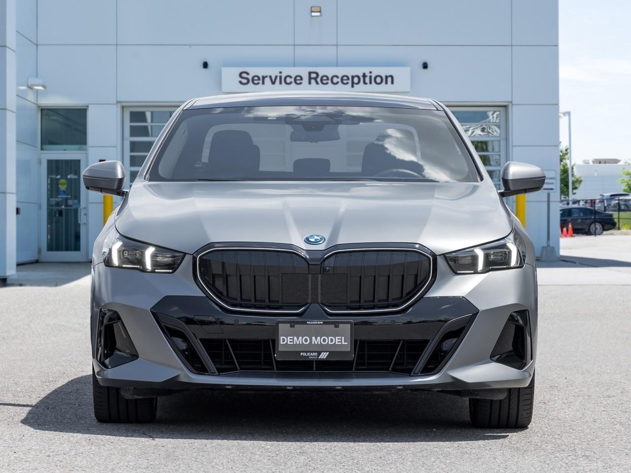 2025 BMW 550e xDrive 4dr All-Wheel Drive Sedan Photo