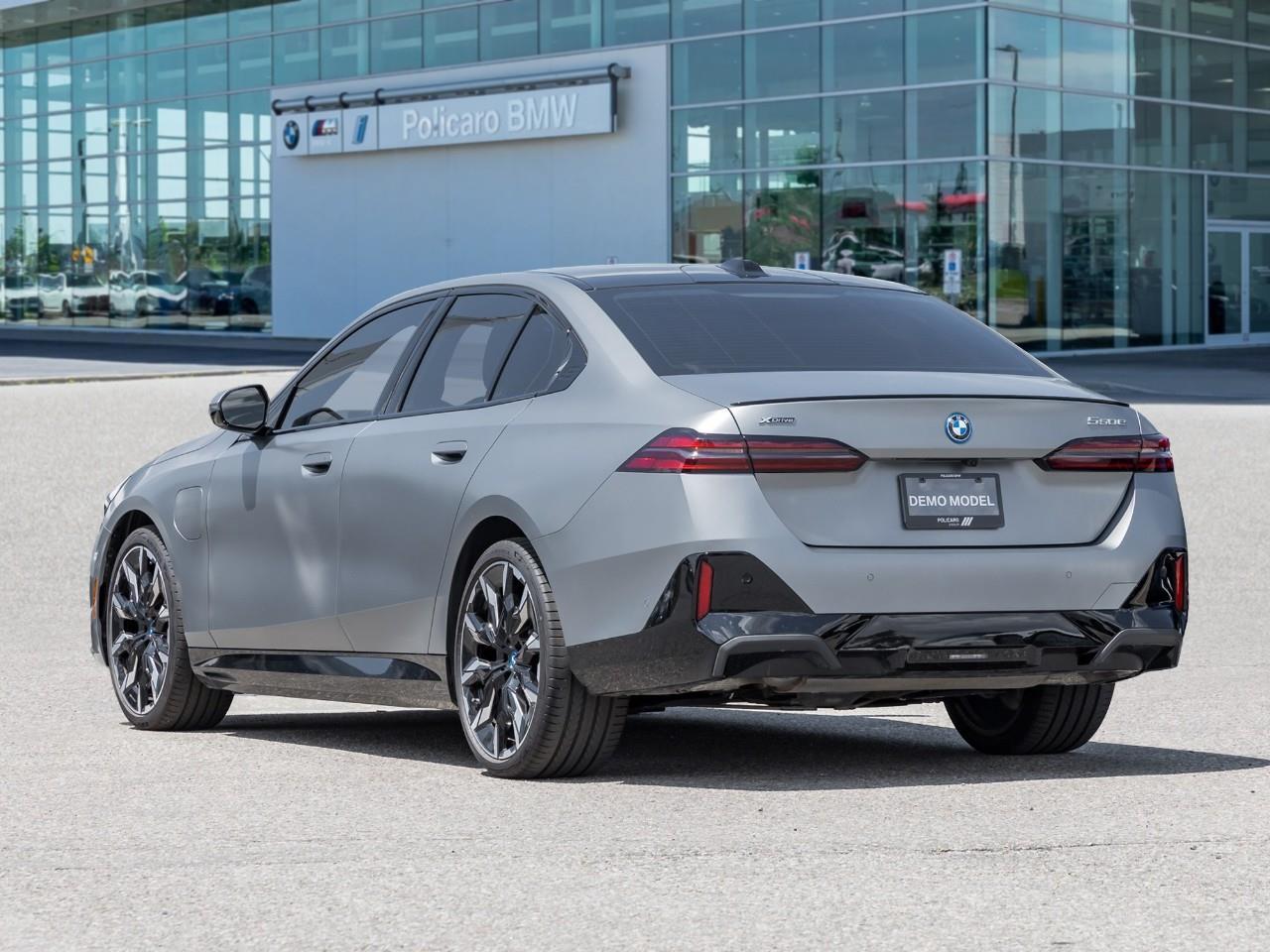 2025 BMW 550e xDrive 4dr All-Wheel Drive Sedan Photo4