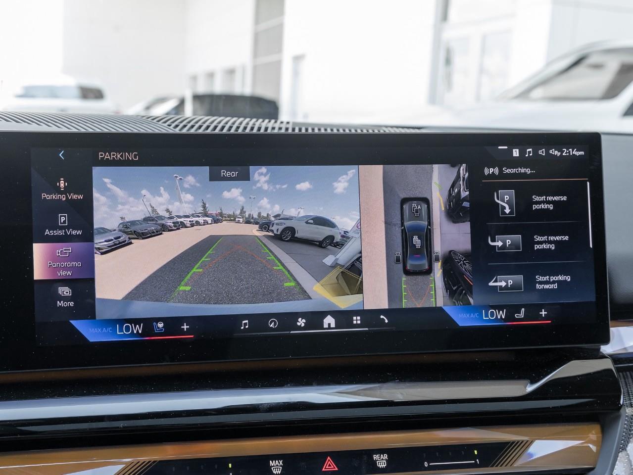 2025 BMW 550e xDrive 4dr All-Wheel Drive Sedan Photo