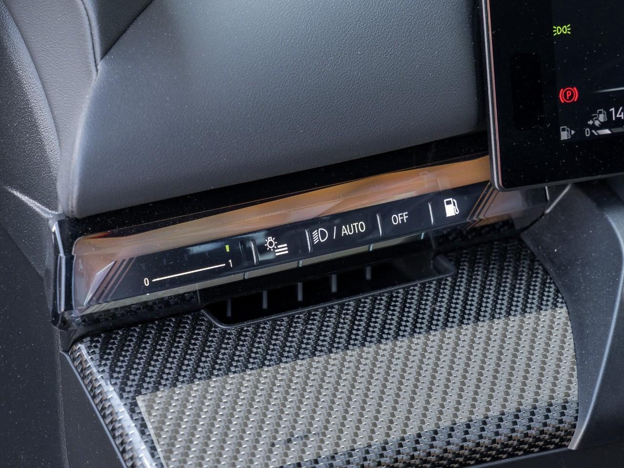 2025 BMW 550e xDrive 4dr All-Wheel Drive Sedan Photo