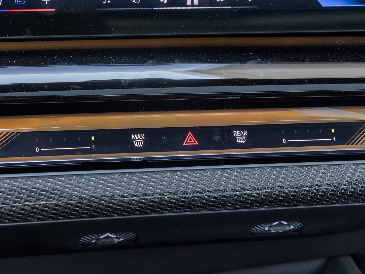 2025 BMW 550e xDrive 4dr All-Wheel Drive Sedan Photo