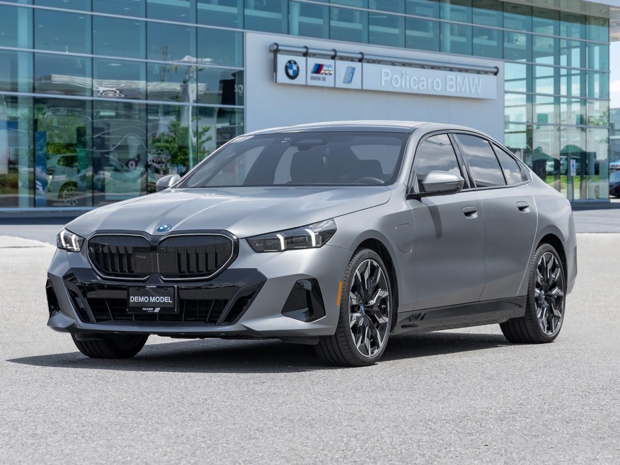 2025 BMW 550e xDrive 4dr All-Wheel Drive Sedan Photo