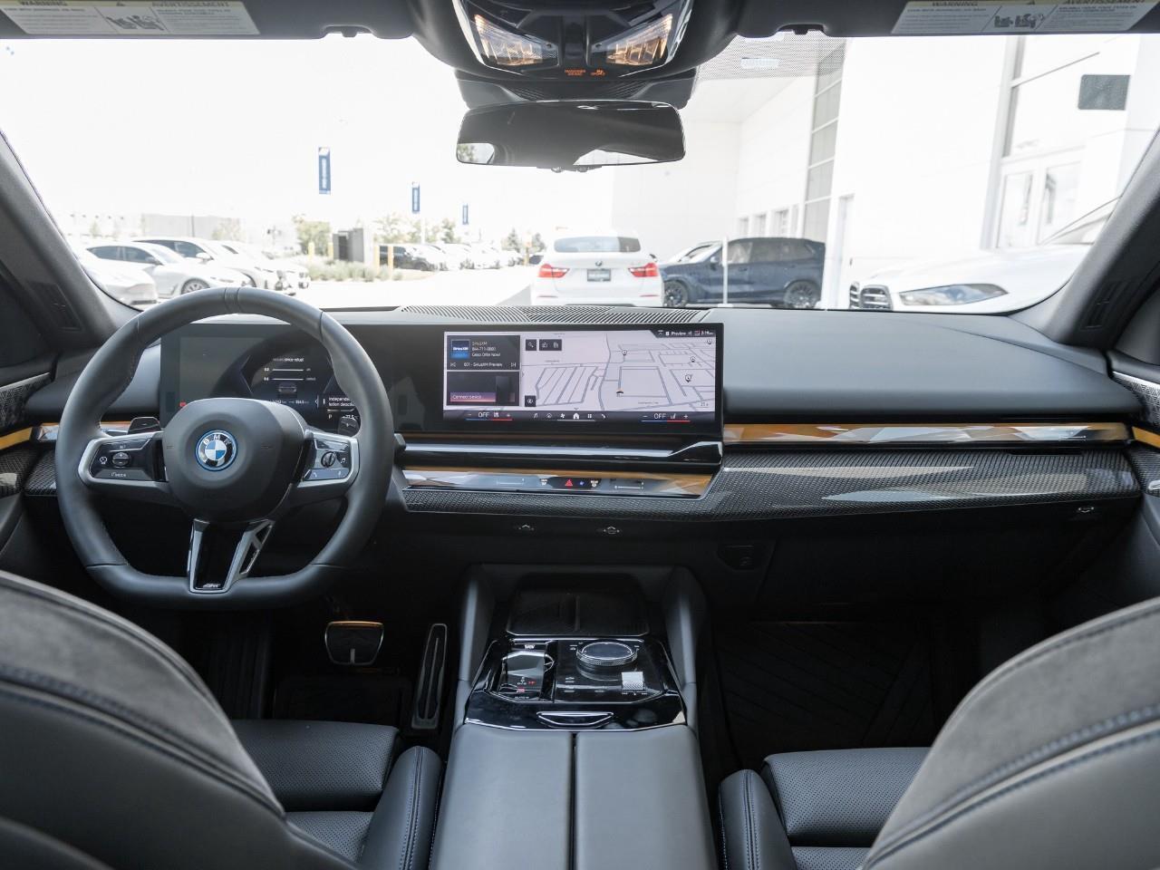 2025 BMW 550e xDrive 4dr All-Wheel Drive Sedan Photo