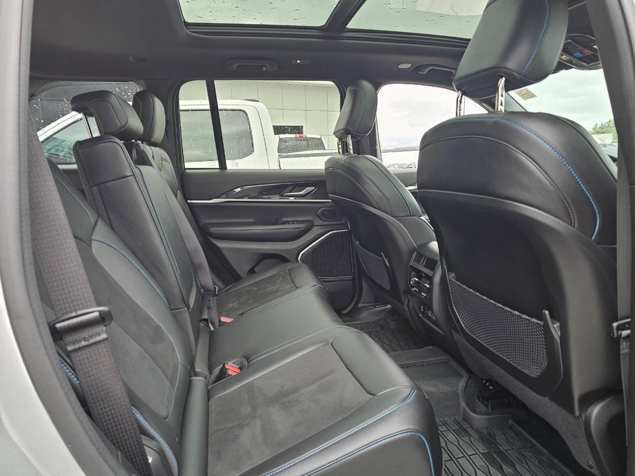 2022 Jeep Grand Cherokee 4xe Trailhawk 4dr 4x4 Photo